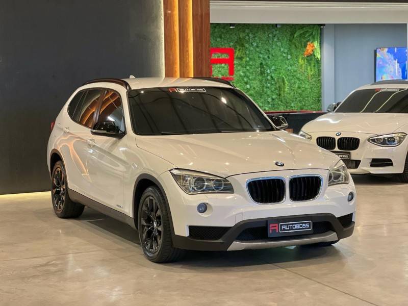 BMW - X1 - 2013/2014 - Branca - R$ 84.900,00