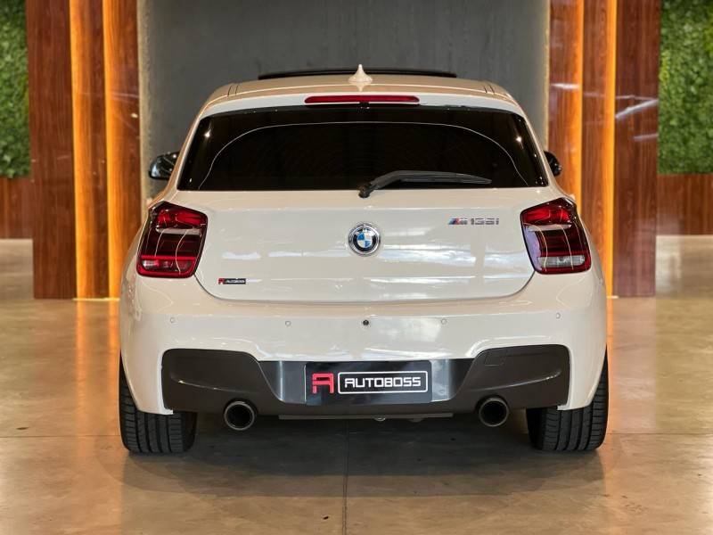 BMW - M 135I - 2013/2014 - Branca - R$ 165.900,00